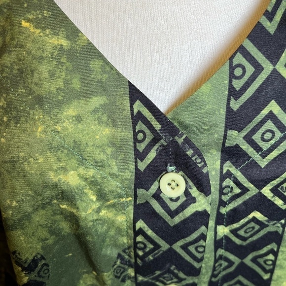 Lightweight Green And Black Blouse by Miss Look - Picture 4 of 10